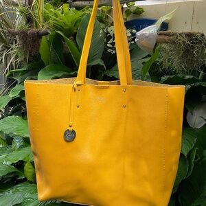 FIORE (aka Isabella Fiore) Lrg Yellow Genuine Leather Shoulder Bag Made in Italy